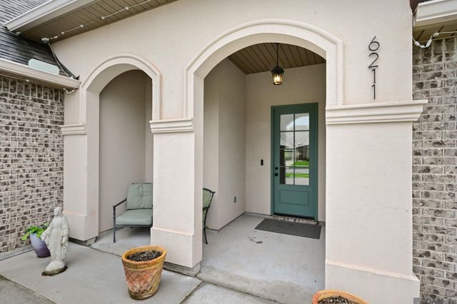 6211 Soaring Dr, Gonzales, LA 70737
