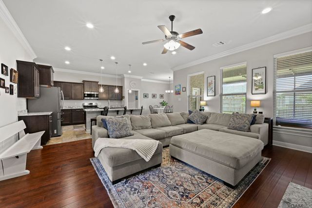 6211 Soaring Dr, Gonzales, LA 70737