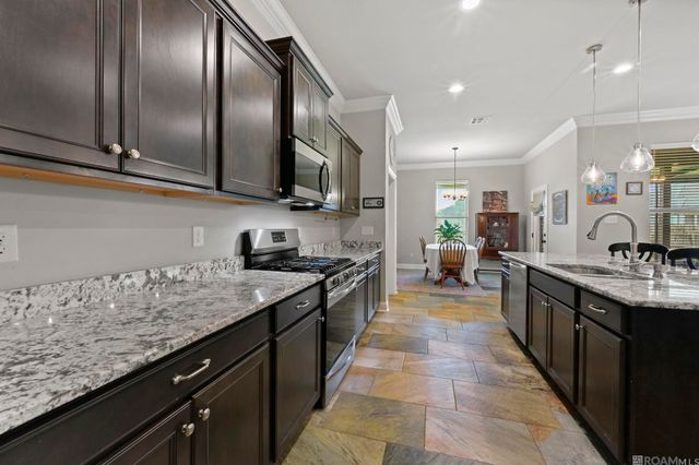 6211 Soaring Dr, Gonzales, LA 70737