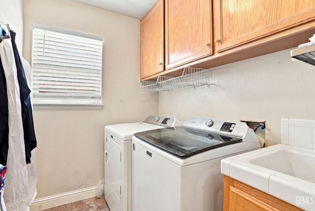 9602 Hamburg Court, Bakersfield, CA 93311