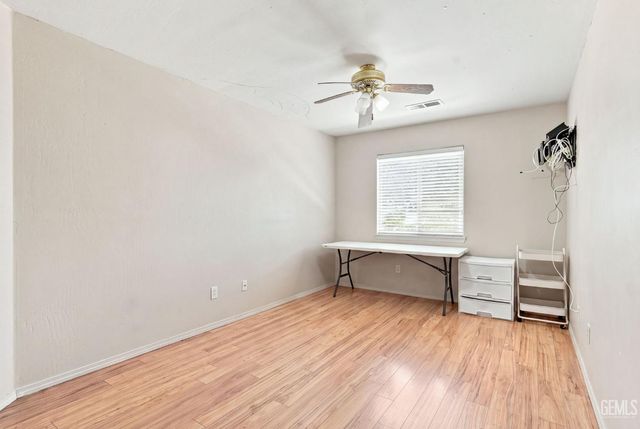 9602 Hamburg Court, Bakersfield, CA 93311