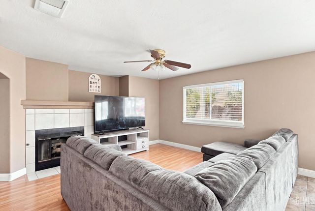 9602 Hamburg Court, Bakersfield, CA 93311