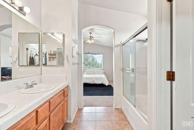 9602 Hamburg Court, Bakersfield, CA 93311