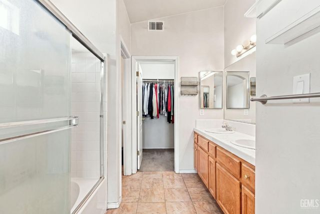 9602 Hamburg Court, Bakersfield, CA 93311