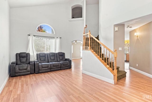 9602 Hamburg Court, Bakersfield, CA 93311
