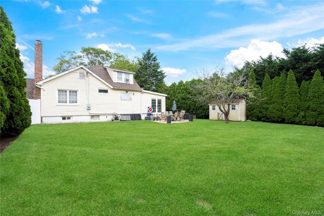 306 Mccall Avenue, West Islip, NY 11795