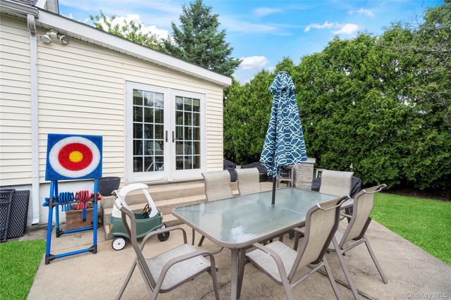 306 Mccall Avenue, West Islip, NY 11795