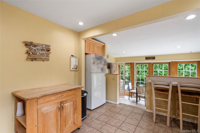 306 Mccall Avenue, West Islip, NY 11795