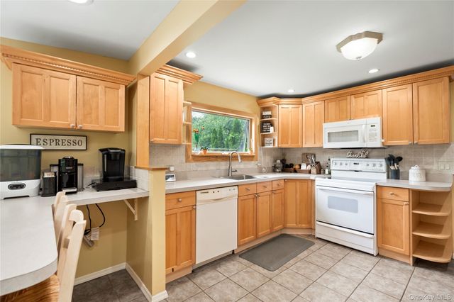 306 Mccall Avenue, West Islip, NY 11795