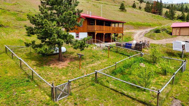 407 Mclaughlin Creek Road, Paradise, MT 59856 property photo