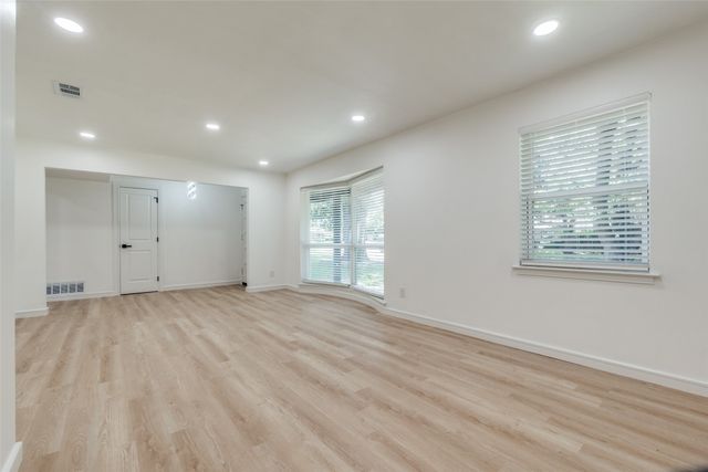 5323 Blaney Way, Dallas, TX 75227