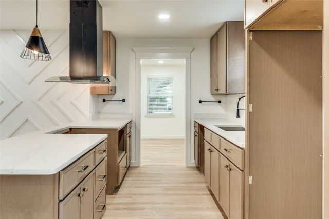 5323 Blaney Way, Dallas, TX 75227