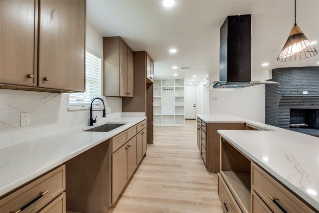 5323 Blaney Way, Dallas, TX 75227