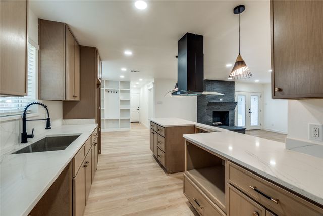 5323 Blaney Way, Dallas, TX 75227