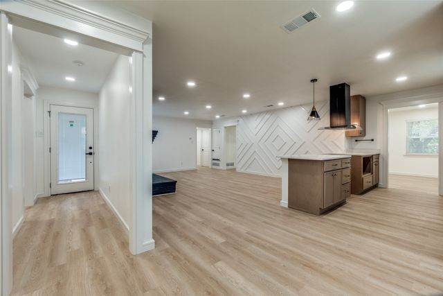 5323 Blaney Way, Dallas, TX 75227