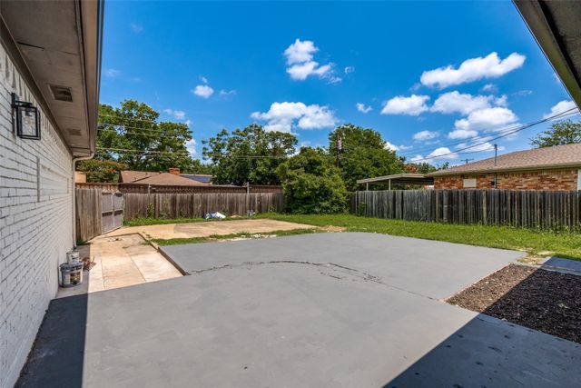 5323 Blaney Way, Dallas, TX 75227