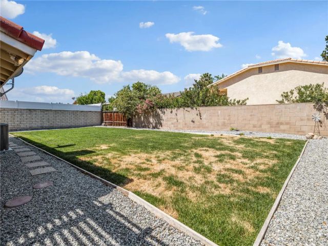 13050 Rain Shadow Road, Victorville, CA 92395