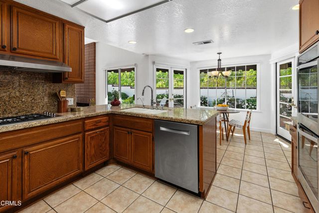 1153 Old Phillips Road, Glendale, CA 91207