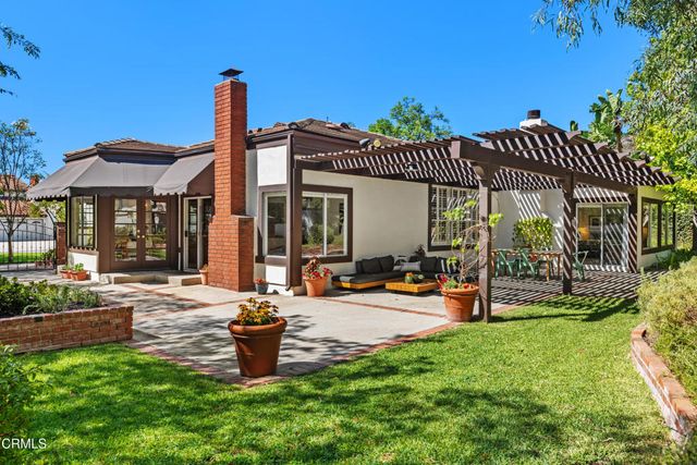 1153 Old Phillips Road, Glendale, CA 91207