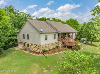 1668 Deerwood Rd, Newport, TN 37821