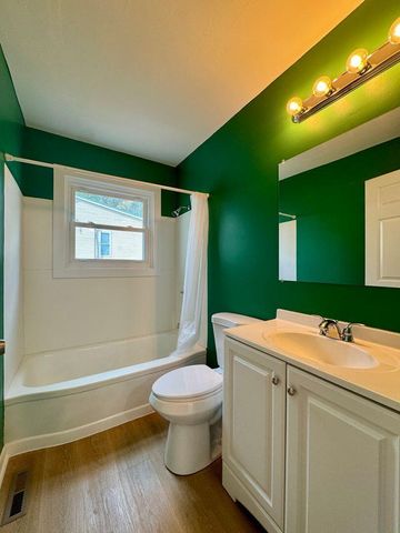 32 Opal Road, Rossville, GA 30741