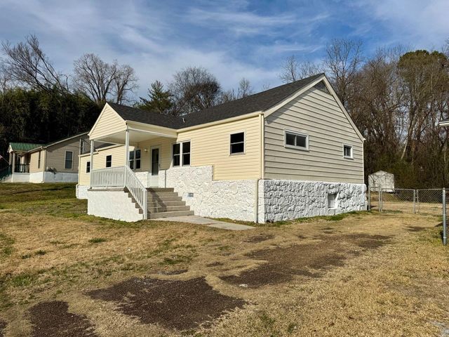 32 Opal Road, Rossville, GA 30741