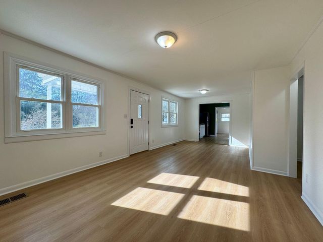 32 Opal Road, Rossville, GA 30741