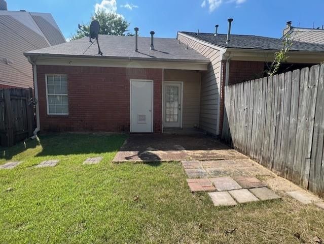 596 W ASHLEY GLEN CIR, Memphis, TN 38018