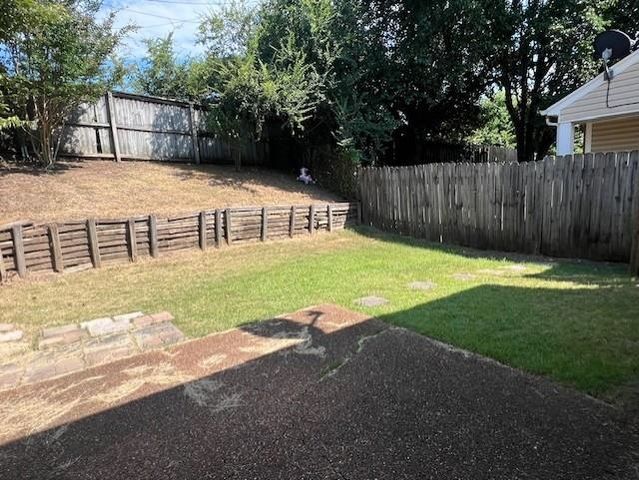 596 W ASHLEY GLEN CIR, Memphis, TN 38018