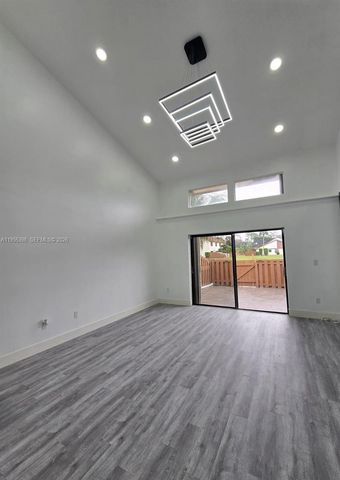 1120 Parkside Green Dr C, Green Acres, FL 33415