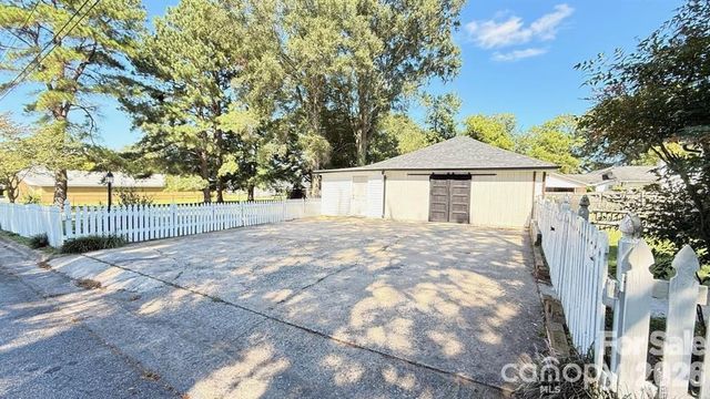 210 W Church Street, Cherryville, NC 28021