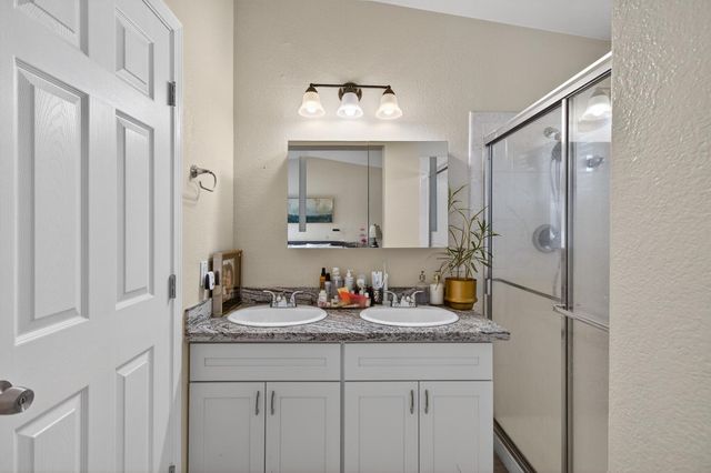 5267 Jacinto Ave, Sacramento, CA 95823