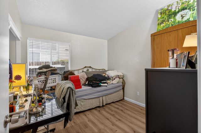 5267 Jacinto Ave, Sacramento, CA 95823