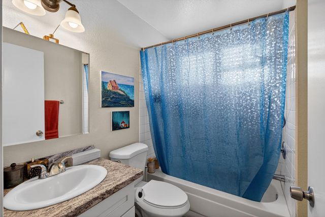 5267 Jacinto Ave, Sacramento, CA 95823