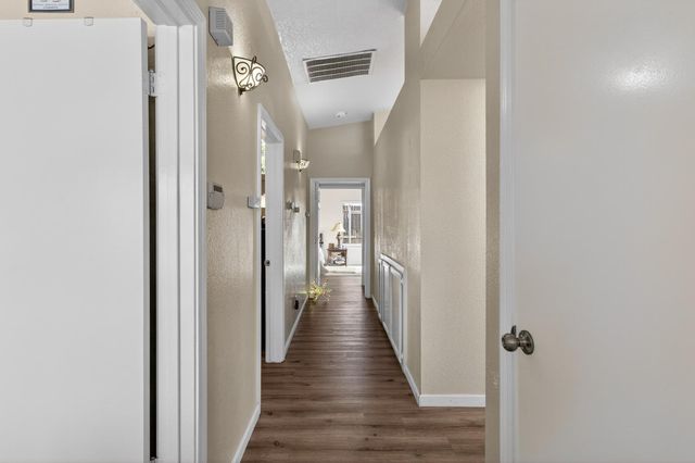 5267 Jacinto Ave, Sacramento, CA 95823