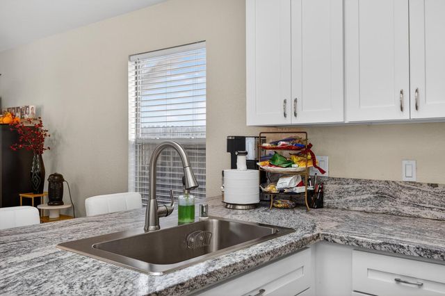 5267 Jacinto Ave, Sacramento, CA 95823