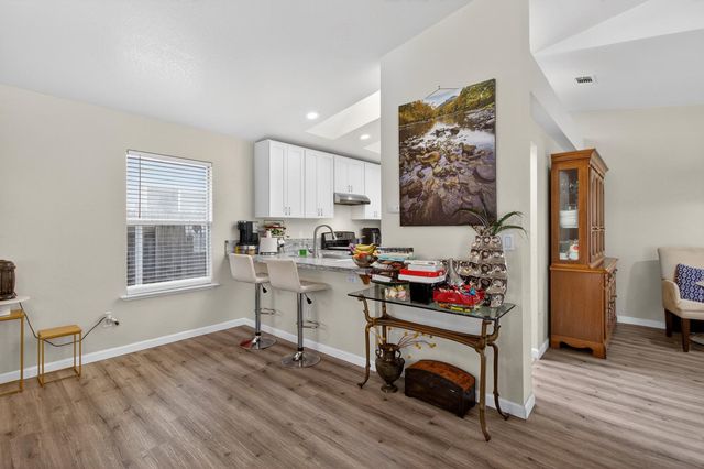 5267 Jacinto Ave, Sacramento, CA 95823