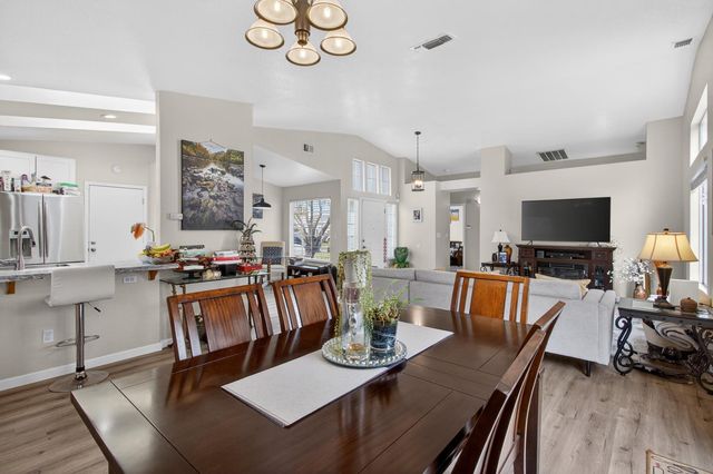 5267 Jacinto Ave, Sacramento, CA 95823