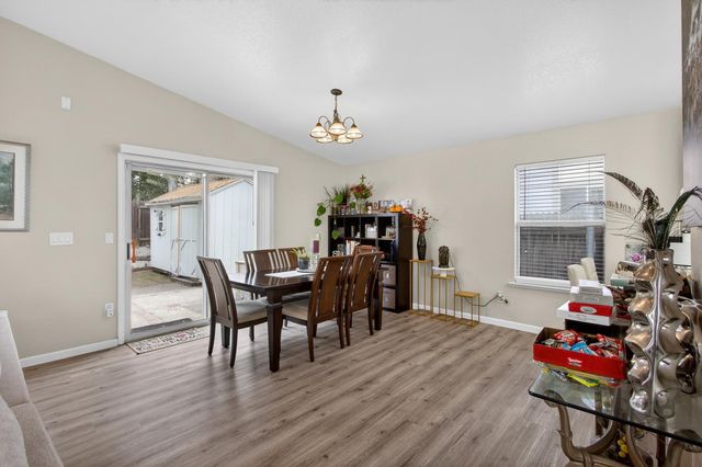 5267 Jacinto Ave, Sacramento, CA 95823