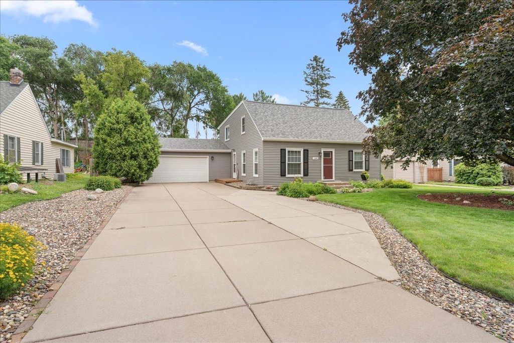 198 Ferndale Street N, Maplewood, MN 55119 — exterior