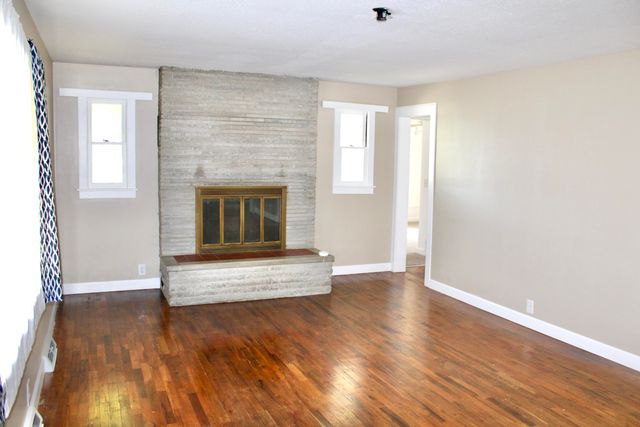 702 E Centennial Avenue, Carthage, MO 64836