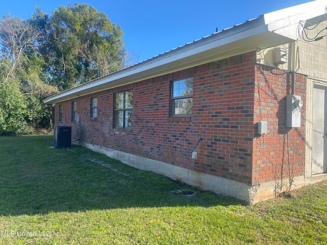 337 Saint George Street, Bay Saint Louis, MS 39520