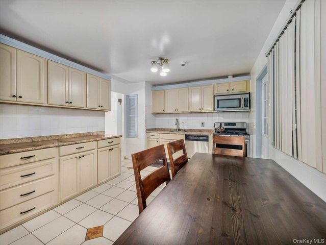 30 Govan Drive, Stony Point, NY 10980