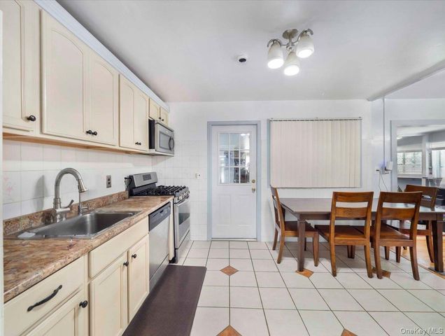 30 Govan Drive, Stony Point, NY 10980