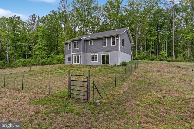 3137 BLOUNT DR, Bumpass, VA 23024