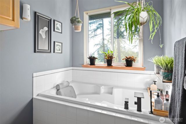 985 Lyndean Lane, Oak Harbor, WA 98277