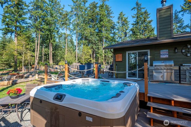 985 Lyndean Lane, Oak Harbor, WA 98277