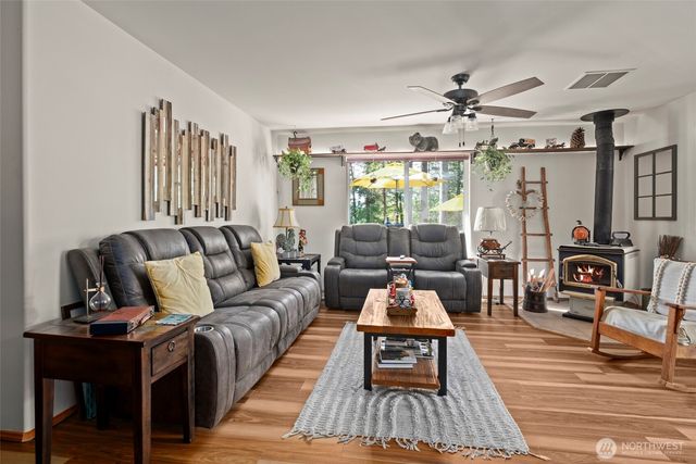 985 Lyndean Lane, Oak Harbor, WA 98277