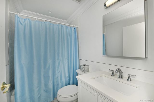 800 Willis Avenue 313, Albertson, NY 11507