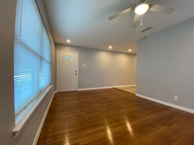 11005 Wyatt Street, Dallas, TX 75218